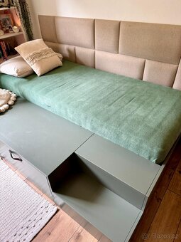 Dřevěná postel STAGE zelená s úložným prostorem - 3