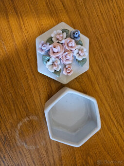 Porcelánová dóza, krabička - 3