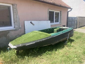 PRODÁM LOĎ - 3