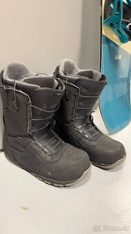 Snowboard Arbor, Burton boty, vázání - 3