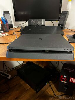 Prodám PS4 - 3