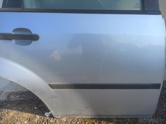 Zadní dveře Ford fiesta - 3
