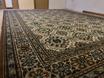 starý vzorovaný koberec - 3