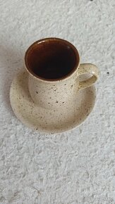 Keramický hrnek s podšálkem - 3