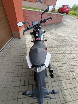 Ktm duke 125 - 3