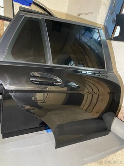 Pravé zadní dveře Mercedes - Benz C W204/S204 - 3