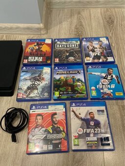 PlayStation 4 slim - 3
