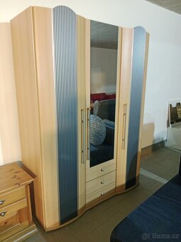Šatní skříň - 3