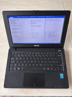 Asus X200M 11,6" Netbook - 3