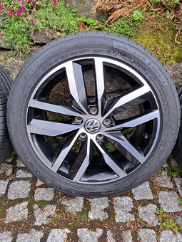 Alu kola VW Golf typ Madrid 225/45 R17 letni - 3