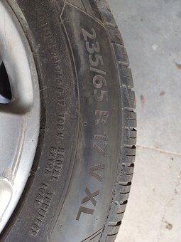 Barum Bravuris 5 ,235/65/17 V XL - 3