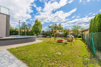 Prodej dvougeneračního domu 4+kk, 2+kk, zahrada 1.500 m2 , M - 3