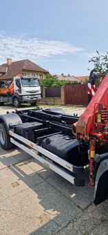 Hákový nosič kontejnerů s hydraulickou rukou - 3