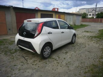Toyota Aygo VVT-i 5 dvéřova rok 2020 - 3