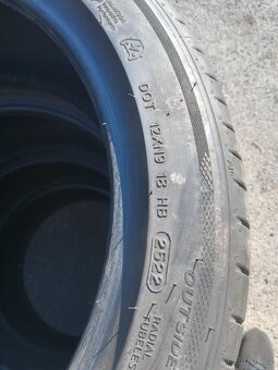 235/45R18 - 3