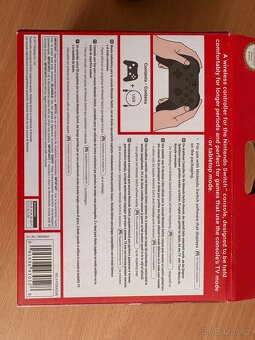 Nintendo Switch Pro Controller - 3