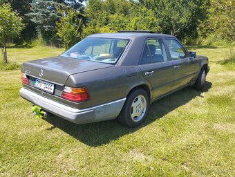 Mercedes 124 200E - 3