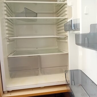 Rustikální kuchyňská linka se spotřebiči - 3