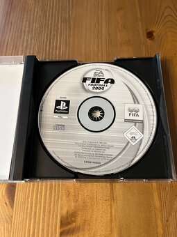 FIFA 2004 na PS 1 - 3