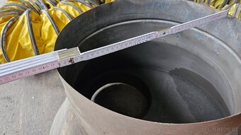 Rozdělovač vzduchotechniky s horkovzdušnými hadicemi - 3