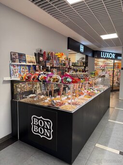 Obchod s pralinkami a sušeným ovocem v OC DBK – Praha 4 - 3