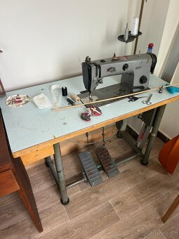 Daruji šicí stroj za odvoz - 3