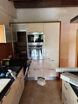 Moderní kuchyň s ostrůvkem - 3