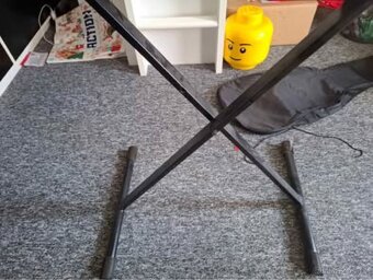 Klavír Yamaha YPT-200. - 3