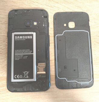 Predám mobil Samsung Xcover 4 - 3