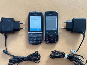 Nokia Asha 300 a Nokia Asha 203 - 3