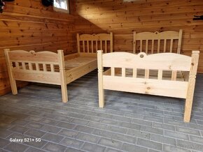Dřevěná postel z masivního dřeva - 3