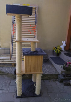 Kočičí škrabadlo s domečkem vysoké cca 165 cm - 3