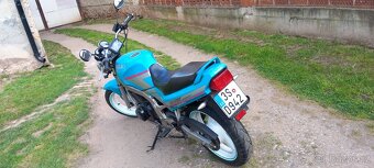 Suzuki GS 500e - 3