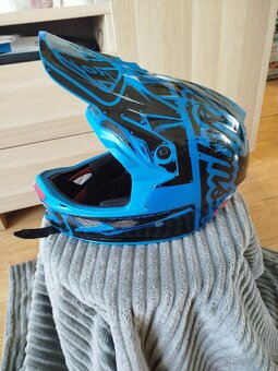 Troy Lee designs D3 - 3