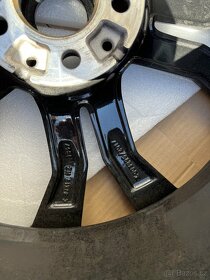 Originální alu disk na BMW X1 a X2 R19 M-Paket - 3