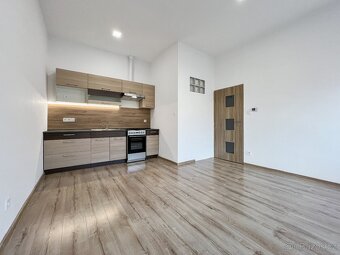 Pronájem bytu 2+kk po rekonstrukci - ul. Na Rejdišti, Znojmo - 3