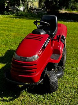 Prodám zahradní traktůrek Honda 2417 V-Twin s motorem GCV530 - 3