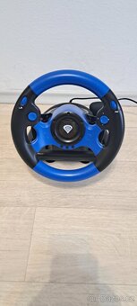 Volant pro hraní videoher - 3