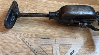 Ruční vrtačka Používaná Ve výborném stavu, hladký - 3