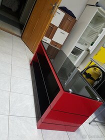 stolek pod TV lakovaný - 3