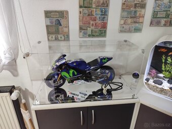 YAMAHA VALENTINO ROSSI DE AGOSTINI - 3