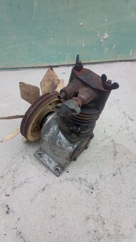 Kompresor starý pomaloběžný. - 3