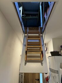 Půdní schody s dřevěným žebříkem - 3