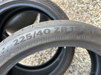 Letni pneu CONTINENTAL 225/40 R19 - 3
