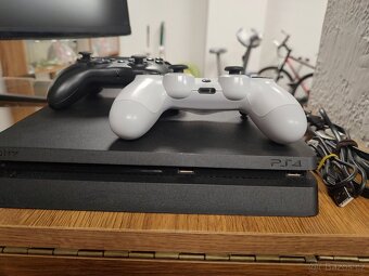 Playstation 4 Slim - 1TB, 2x Ovladač - 3