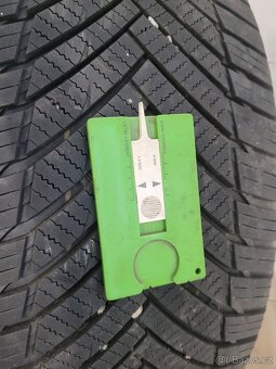 Prodám 2 celoroční pneu 215/45 R16 IMPERIAL 6mm - 3
