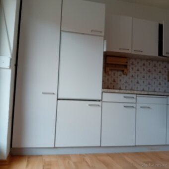 Kuchyňská linka se spotřebiči - 3