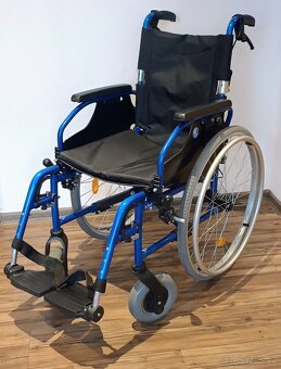 Odlehčený invalidní vozík Vermeiren D200 - 3