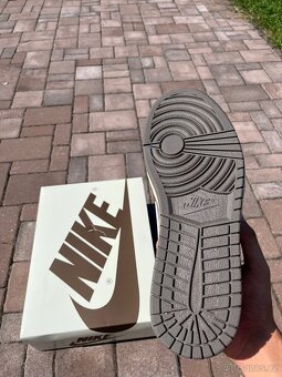 Air Jordan 1 Low Travis Scott Reverse Mocha - 3