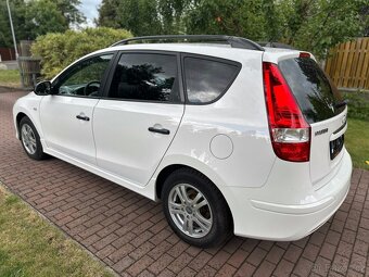 Hyundai i30 CW 1.6Crdi 66kw FIFA - 3